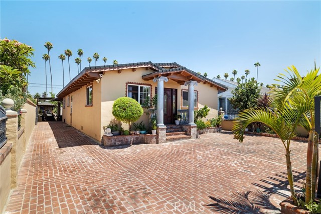 Property photo of 1729 W 51st PL