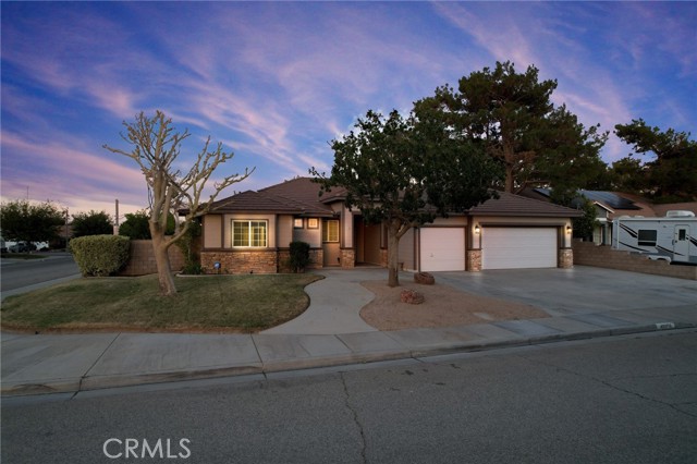 Property photo of 43256 W Durango Ln