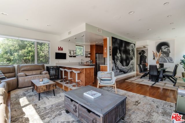 Property photo of 302 S Venice BL