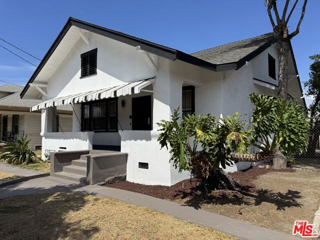 Property photo of 331 W 52nd PL