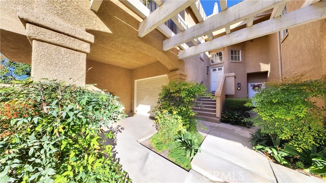 Property photo of 8215 E White Oak