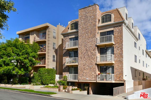 Property photo of 1936 Pelham AV