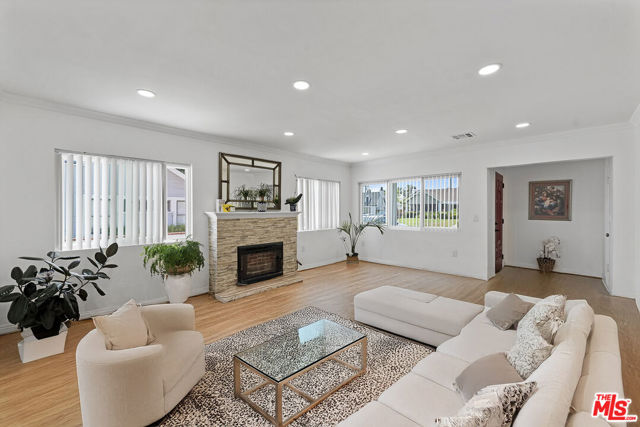 Property photo of 1430 N Dominion AV