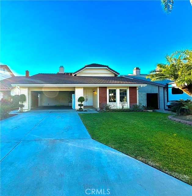 Property photo of 2562 E Lark Ellen