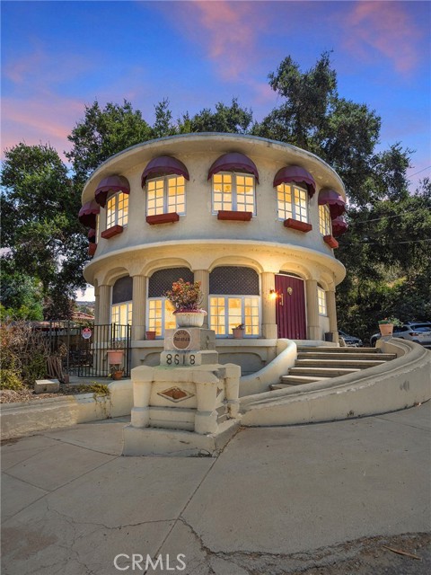 Property photo of 8618 La Tuna Canyon RD