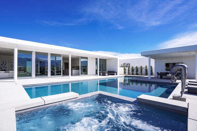 Photo of 15 Via Linea