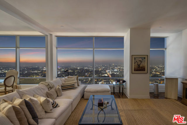 Property photo of 900 W Olympic BL