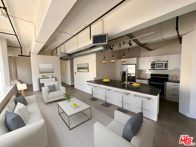 Property photo of 746 S Los Angeles ST
