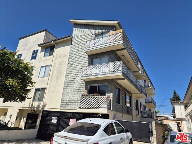 Property photo of 3734 S Canfield AV