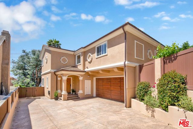 Property photo of 2104 Clark LN