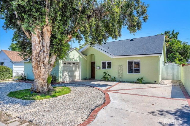Property photo of 17508 Strathern ST
