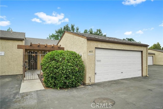 Property photo of 4015 E Horseshoe LN
