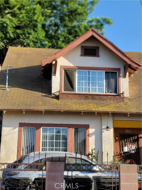 Property photo of 126 W 54th ST