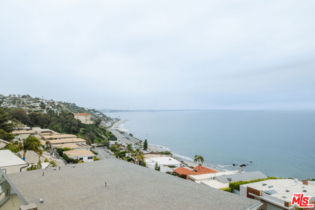 Property photo of 18203 Coastline DR
