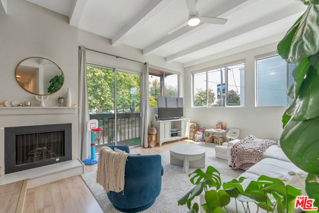 Property photo of 100 S Venice BL