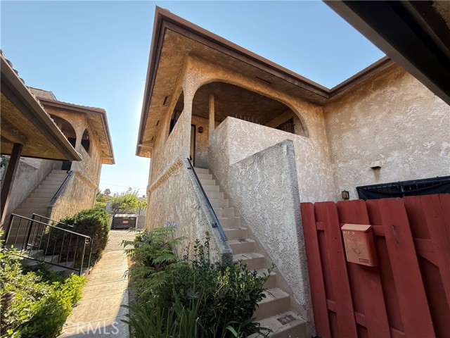 Property photo of 412 E Newmark AV