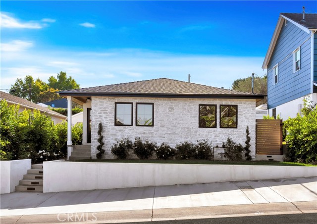 Property photo of 2605 N Poinsettia AV