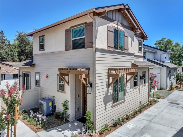 Property photo of 619 E Walnut AV