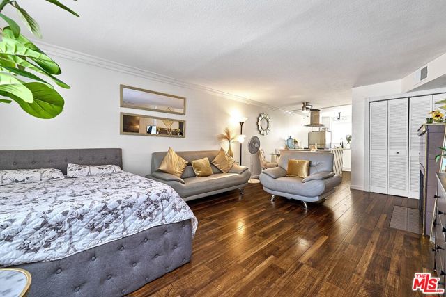 Property photo of 7045 Woodley AV