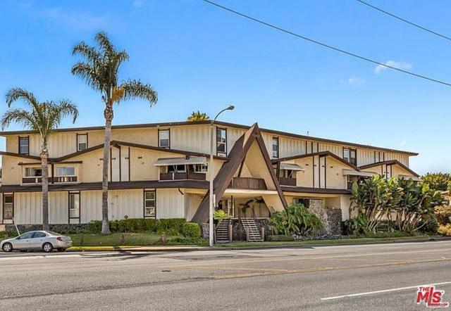 Property photo of 7000 S La Cienega Blvd