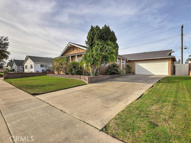 Property photo of 7641 Lee DR