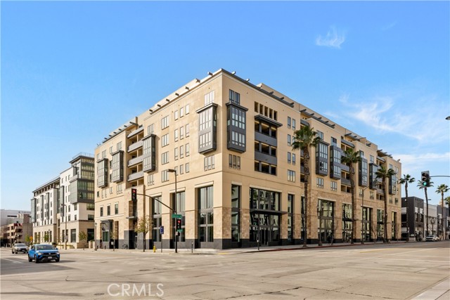 Property photo of 39 S Los Robles Ave.