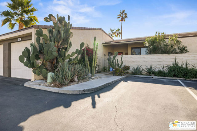 Property photo of 2147 S Via Mazatlan