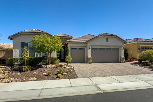 Property photo of 85606 Molvena DR