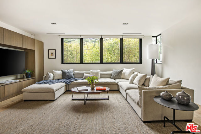 Property photo of 9844 Wanda Park DR