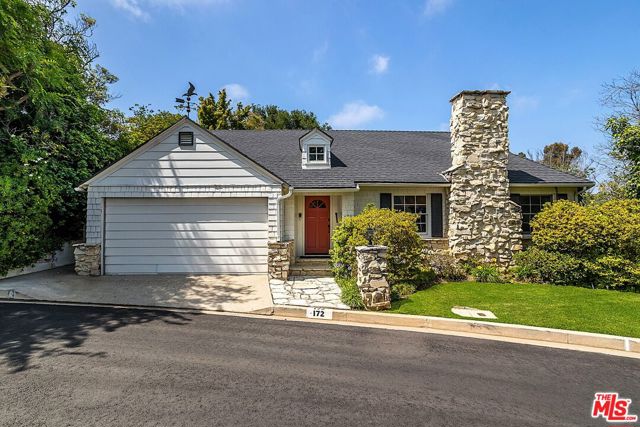 Property photo of 172 S Woodburn DR