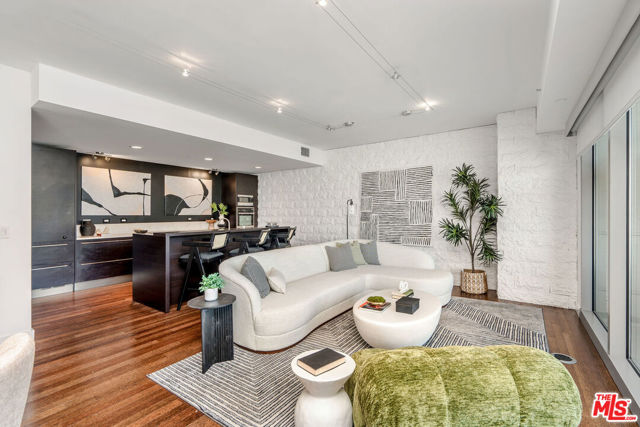 Property photo of 6250 Hollywood BL