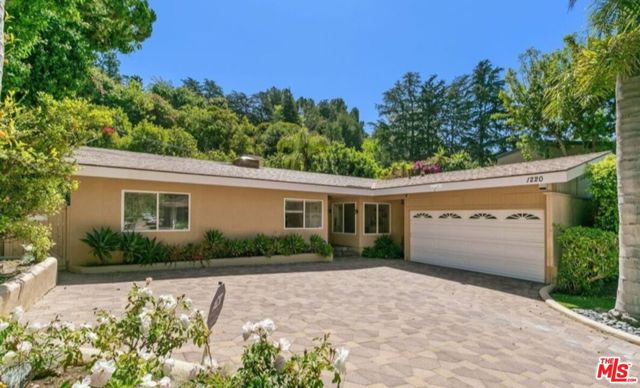 Property photo of 1220 N Norman PL