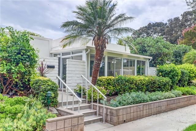 Photo of 2049 Via Mariposa East