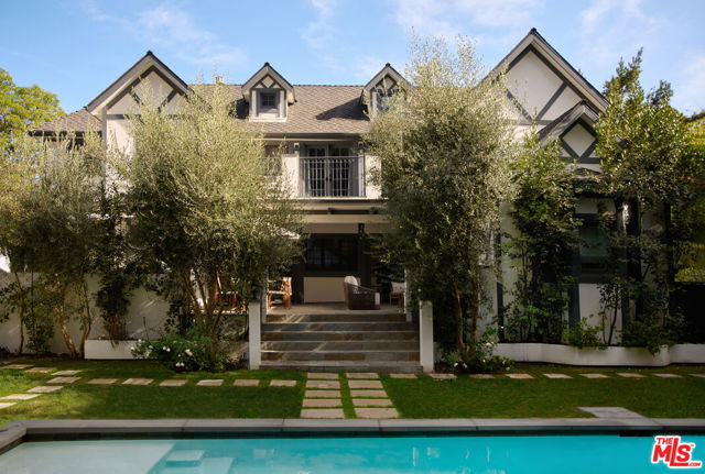 Property photo of 2501 N Vermont AV