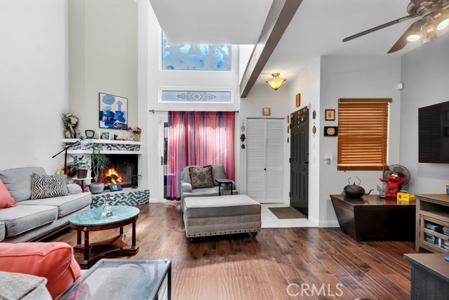 Property photo of 6323 Reseda BL