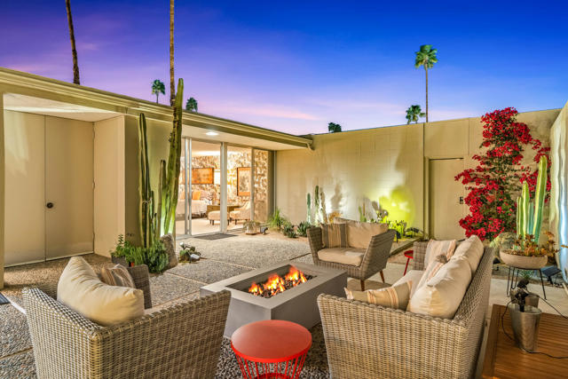 Property photo of 72507 El Paseo #901