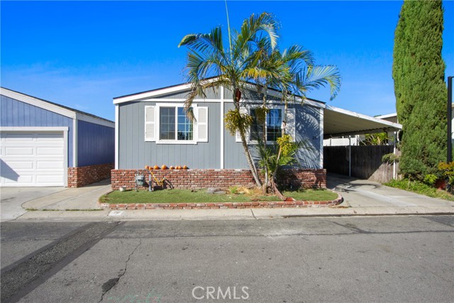 Property photo of 320 N Park Vista