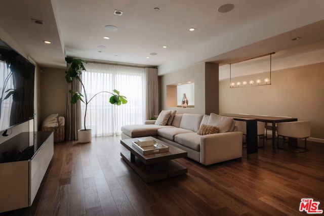 Property photo of 441 S Barrington AV