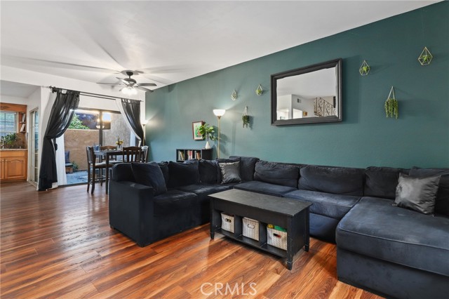 Photo of 337 E Chapman