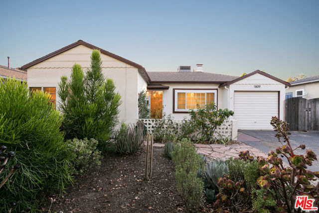 Photo of 1809 N Rose St