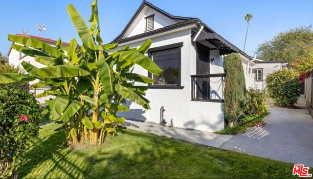 Property photo of 1222 N Virgil AV