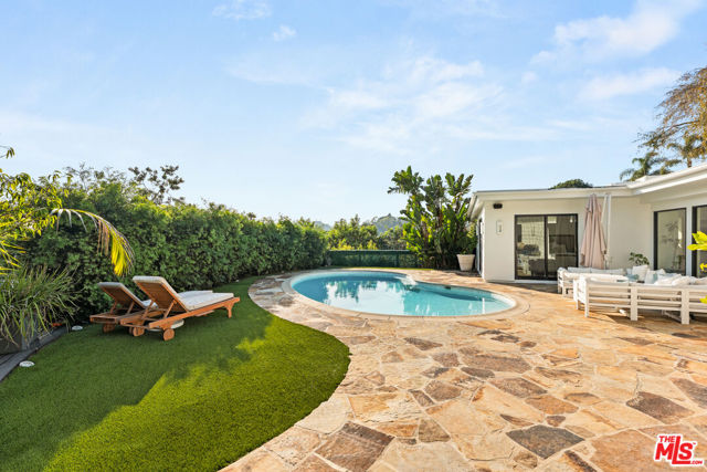 Property photo of 2767 La Cuesta DR