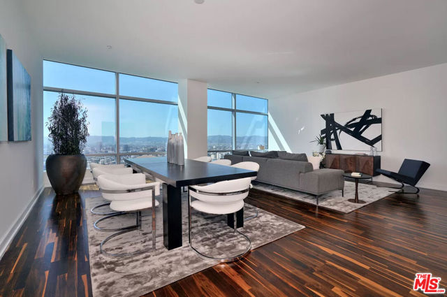 Property photo of 900 W Olympic BL