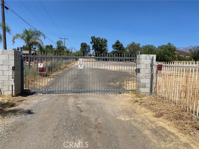 Property photo of 37492 Cherry Valley BL