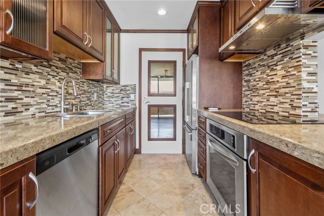 Property photo of 525 N Sycamore Ave #419