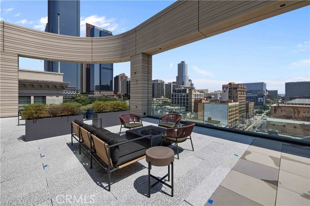 Property photo of 400 S Broadway