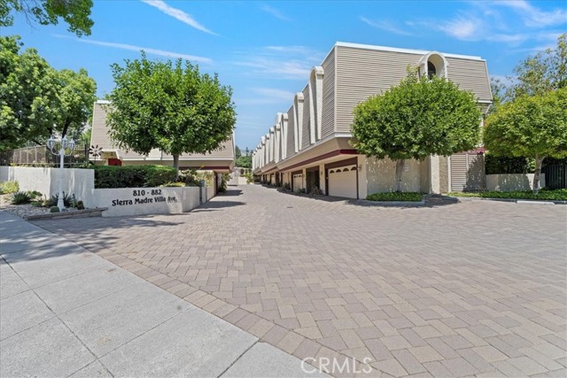 Property photo of 866 Sierra Madre Villa AV