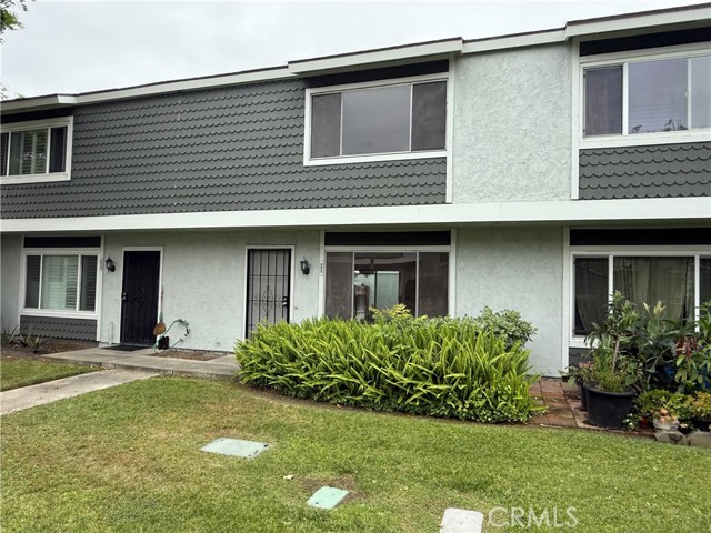 Photo of 8537 Edgebrook Dr