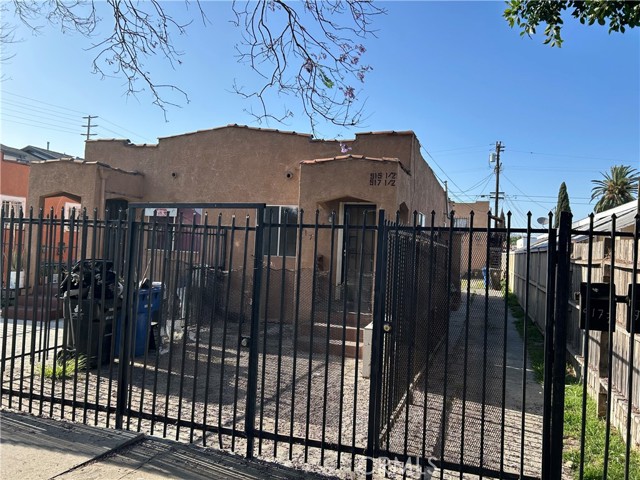 Property photo of 915 E 80th ST