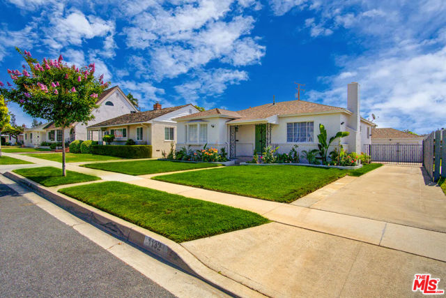 Property photo of 1132 Azalea DR